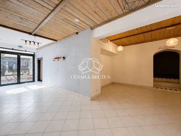 Local commercial 172 m² Vienne