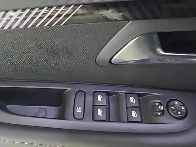 Peugeot 208 100 s&amp;s bvm6 — photo 31