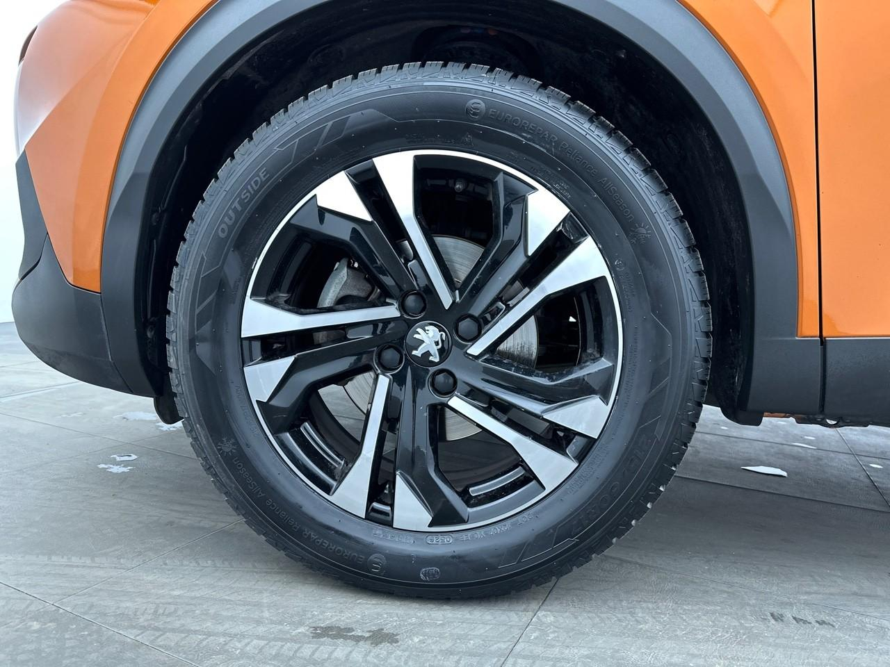 Peugeot 2008 puretech 130 s&s eat8 allure pack — photo 16