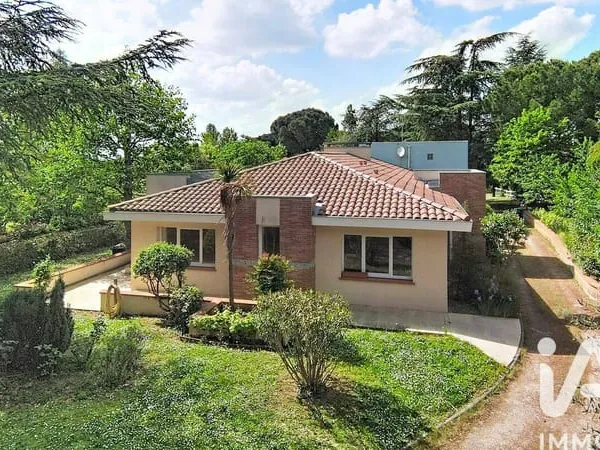 Maison 5 pièces 222 m²