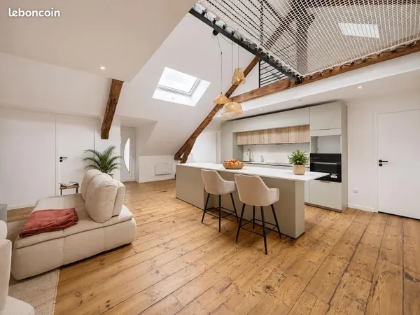 Loft 3 pièces 85 m²