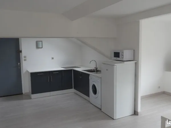 Appartement F2 meublé et équipé avec terrasse