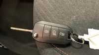 Peugeot 2008 1.2 Hybrid 145ch Style e-DCS6 — photo 16
