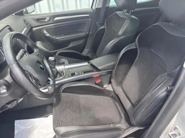 Renault Megane 1.3 tce 140ch fap intens — photo 9