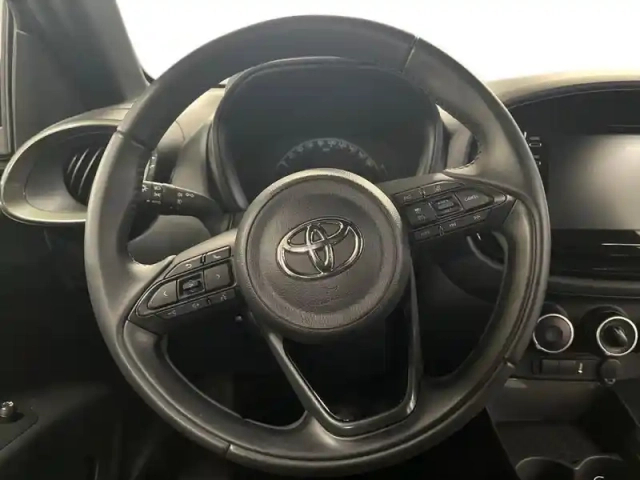 Toyota Aygo X 1.0 vvt-i 72ch dynamic my24 — photo 15