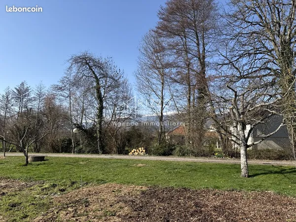 Terrain 1204 m²