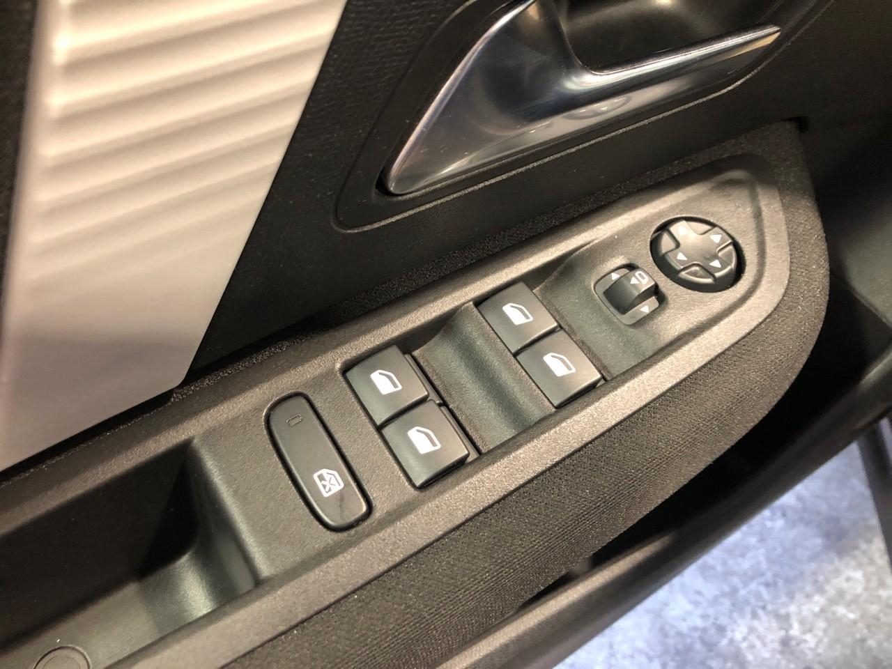 Citroën C4 hybride 136 e-dcs6 plus — photo 16