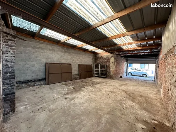 LOC HANGAR, BOX, ENTREPOT, GARAGE 70 m2