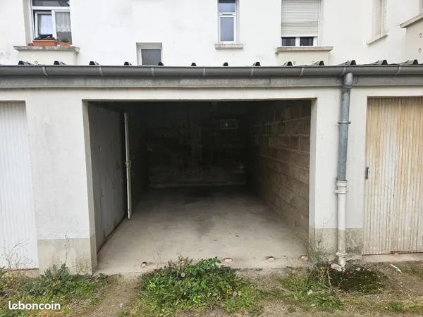 Garage fermé véhicule