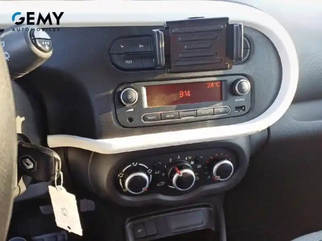 Renault Twingo iii sce 65 - 21 — photo 16