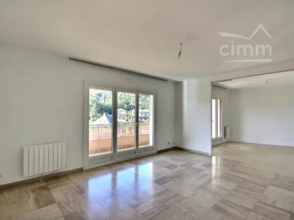 APPARTEMENT F4 avec Terrasse, cave et parking LE TEIL