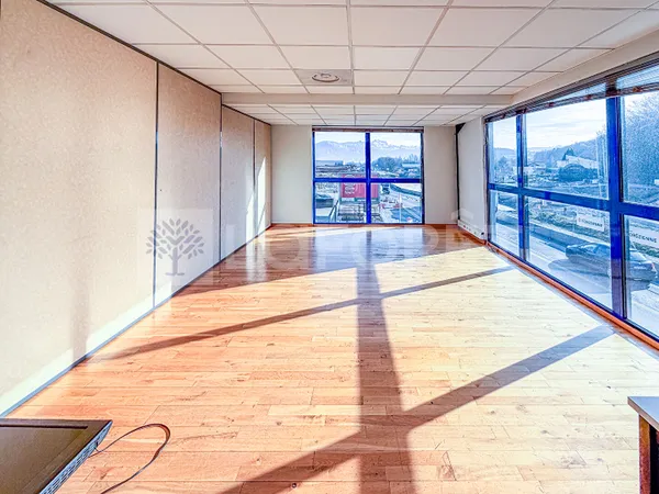 Bureaux 2 pièces 231 m²