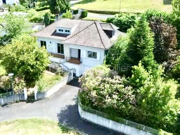 Maison familiale de 212 m² avec grand sous-sol sur terrain de 1 620 m² - Mourenx