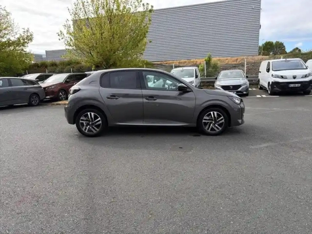 Peugeot 208 puretech 100 s&amp;s bvm6 — photo 4
