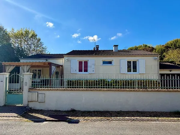 Pavillon au calme 4 min de la gare