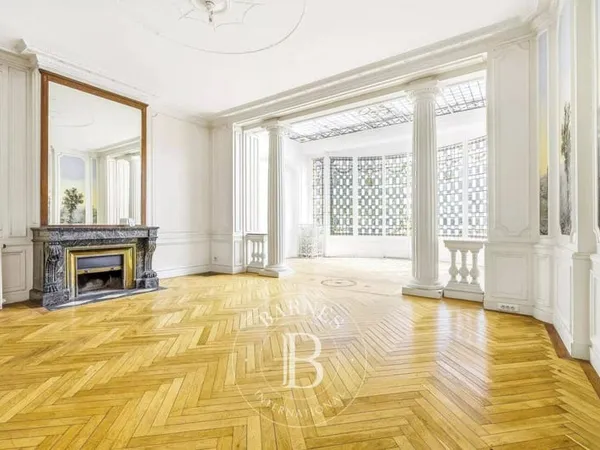 Hôtel particulier 10 pièces 320 m²
