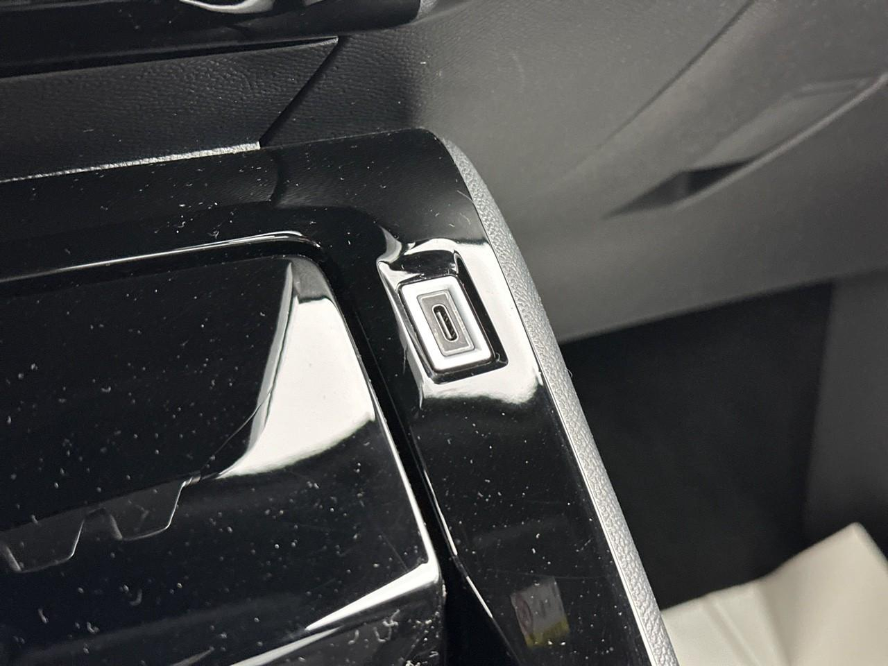Peugeot 2008 electrique 54 kwh 156 ch allure — photo 28