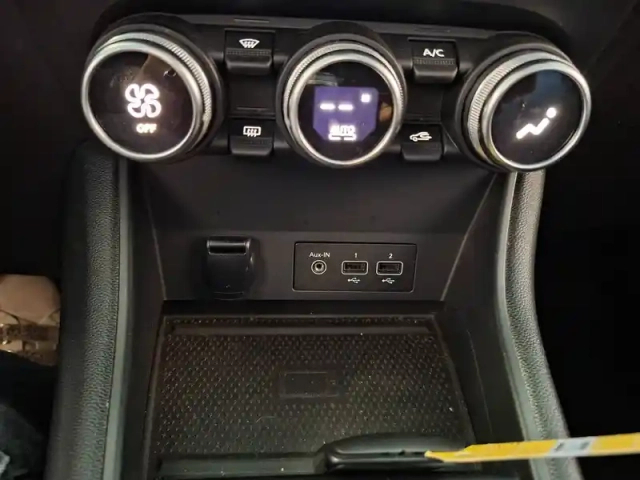 Renault Captur blue dci 95 — photo 37