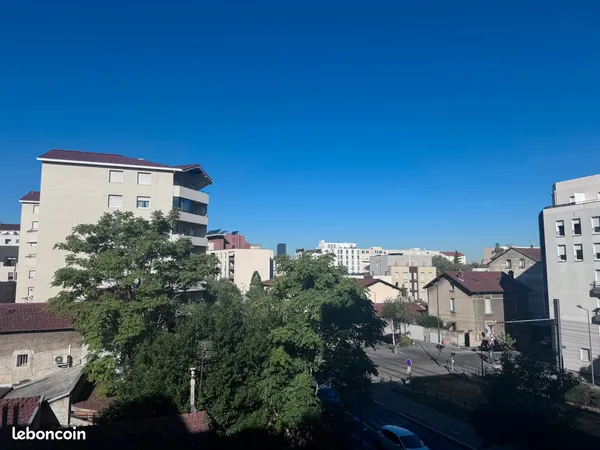 T3- villeurbanne proche montchat - 3ème étage
