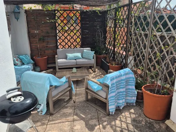 Maison de village rénovée avec toit terrasse