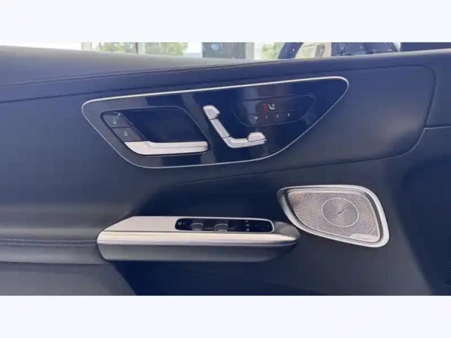 Mercedes Glc 300 e  hybrid eq 4matic am — photo 12