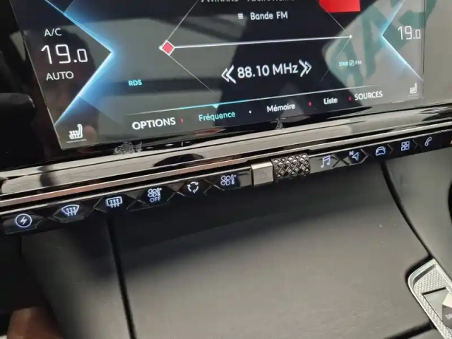 Ds Ds 7 ds7 crossback hybride 300 e-tense eat8 4x4 — photo 30