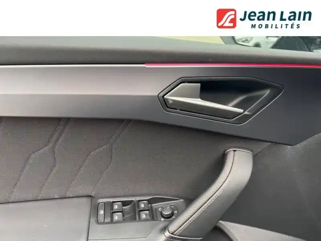 Cupra Leon 1.5 etsi hybrid 150 ch dsg7 — photo 20
