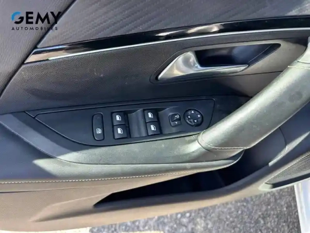 Peugeot 2008 puretech 130 s&amp;s eat8 — photo 12