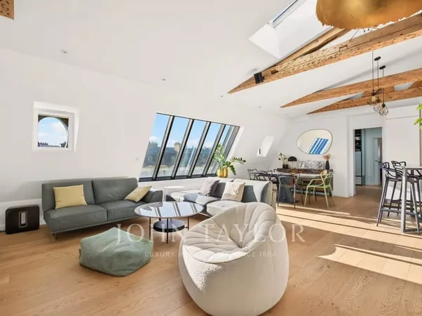 Bel appartement familial rénové en dernier étage - Palais-Royal