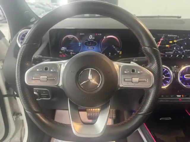 Mercedes Gla 200 d amg line — photo 12