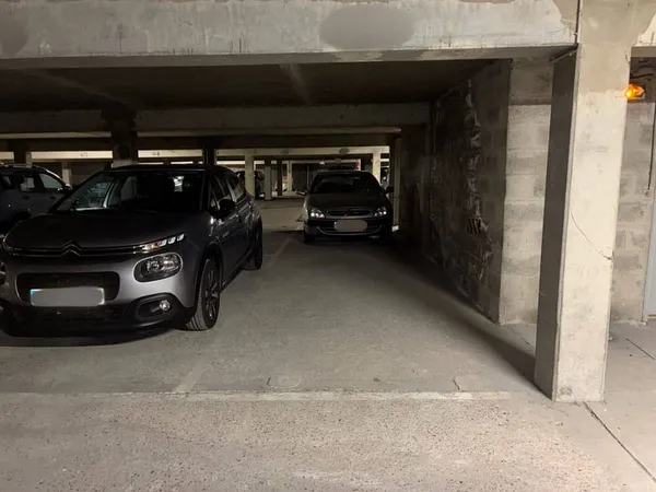 Parking 12 m²