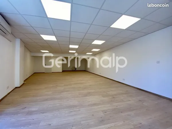Bureau 100 m²