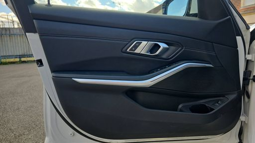 BMW Serie 3 Touring 320d 190 xDrive BVA - Edition Sport – 2019 – 141281 km – Diesel – Boîte Automatique — photo 36