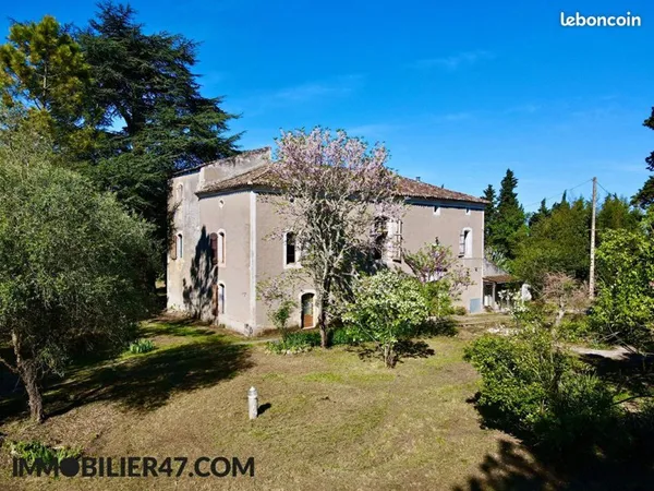 Maison 11 pièces 334 m²