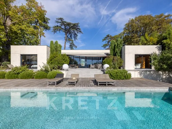 SAINT-DIDIER-AU-MONT-D'OR - MAISON CONTEMPORAINE EN BÉTON - VUE PANORAMIQUE - PISCINE - 4 CHAMBRES