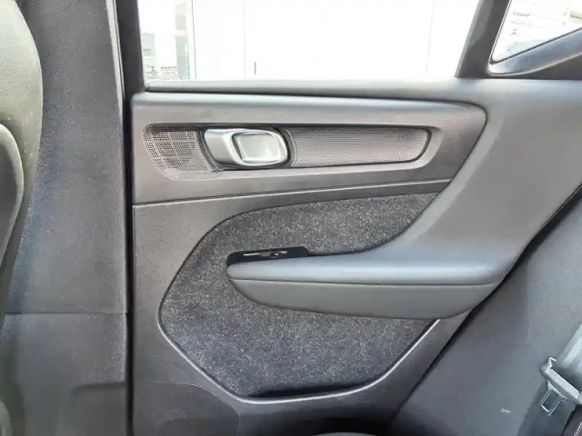 Volvo Xc40 t5 recharge 180+82 ch dct7 — photo 37