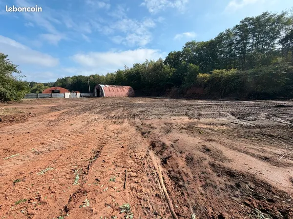 Dépôt 100 m² + terrain 2 800 m² - Stockage / Artisan / TP