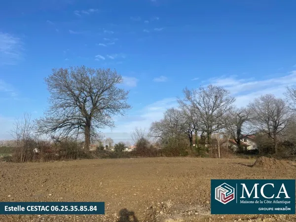 Terrain 596 m²