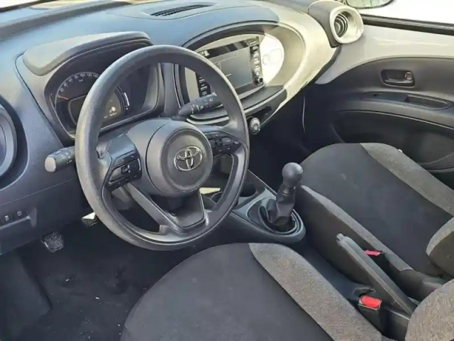 Toyota Aygo X 1.0 vvt-i 72ch active business my23 — photo 12
