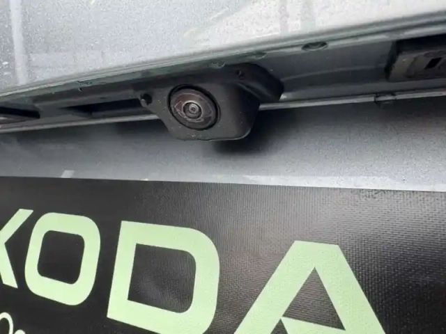 Skoda Octavia combi 2.0 tfsi 265ch rs dsg7 — photo 8