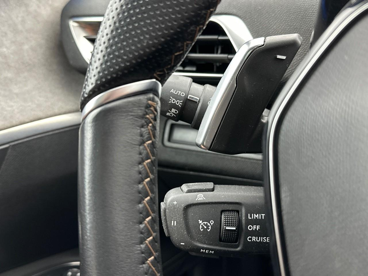 Peugeot 5008 puretech 130ch s&s eat8 gt — photo 17