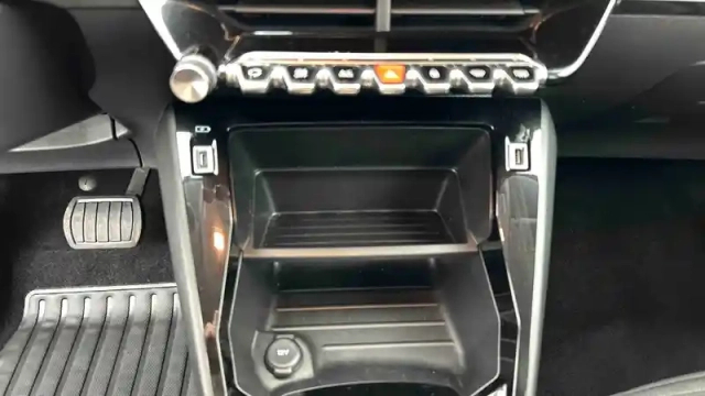 Peugeot 208 electrique 50 kwh 136ch — photo 89
