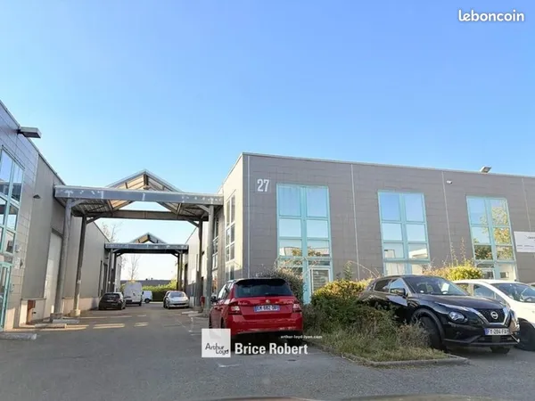 Local industriel 387 m²