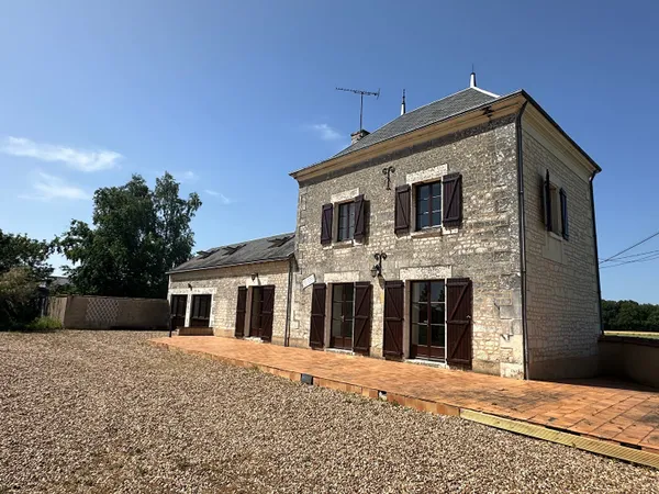 Maison ancienne proche CHINON