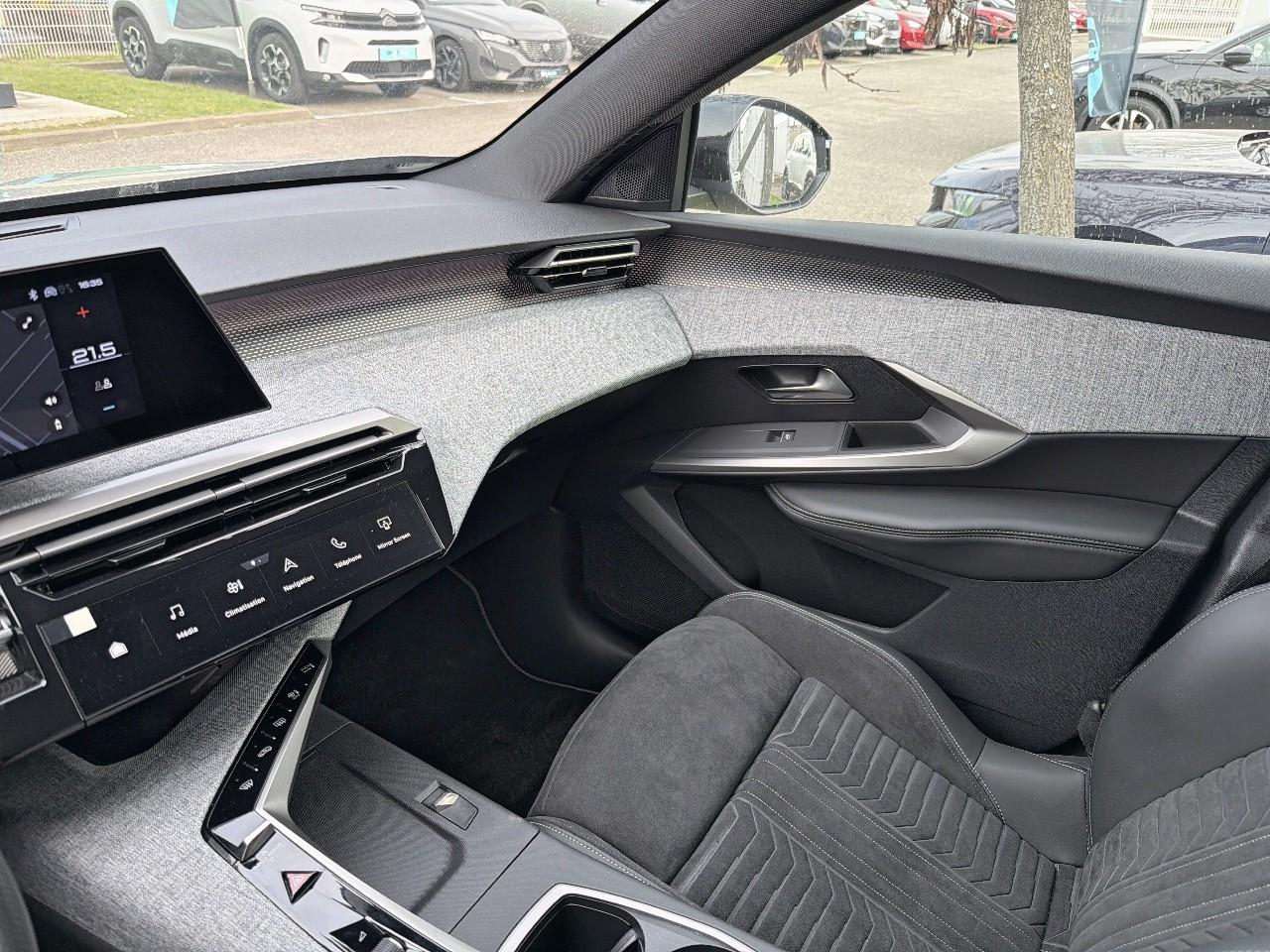 Peugeot 3008 hybrid 145 e-dcs6 gt — photo 20