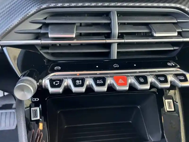 Peugeot 208 hybrid 110 ch e-dcs6 — photo 12