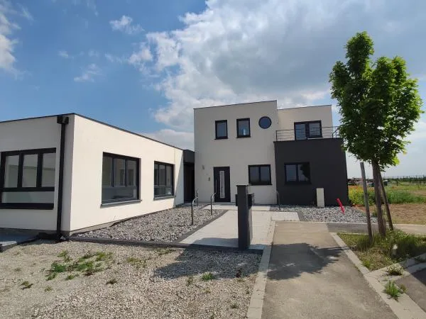 SCHNERSHEIM - Local professionnel de 2020 - 70,31 m2
