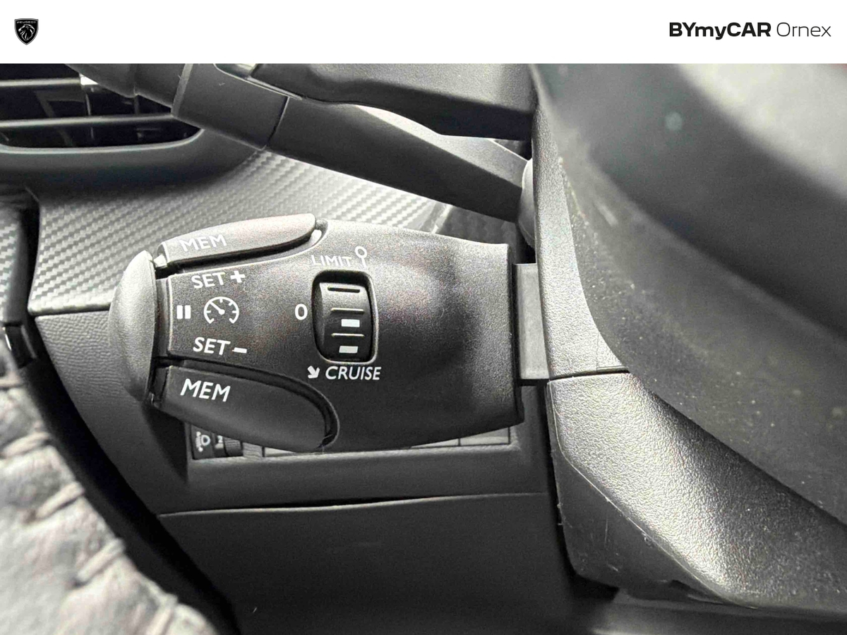Peugeot 208 Hybrid 110 ch e-DCS6 — photo 26