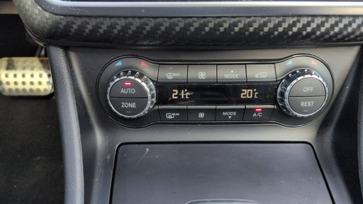 Mercedes Classe A 2.0 250 211 7G-DCT - Sport – 2015 – 123638 km – Essence – Boîte Automatique — photo 5