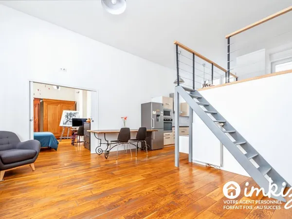 Appart style loft dans le quartier des artistes.